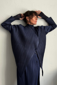 ISSEY MIYAKE PLEATS PLEASE tmavěmodrý top
