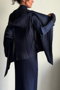 ISSEY MIYAKE PLEATS PLEASE tmavěmodrý top