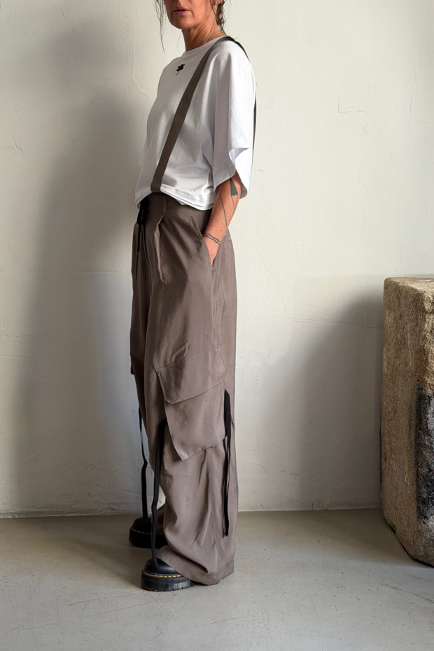 ISABEL BENENATO Wide cargo pants with suspenders