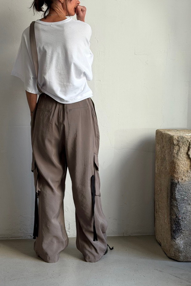 ISABEL BENENATO Wide cargo pants with suspenders