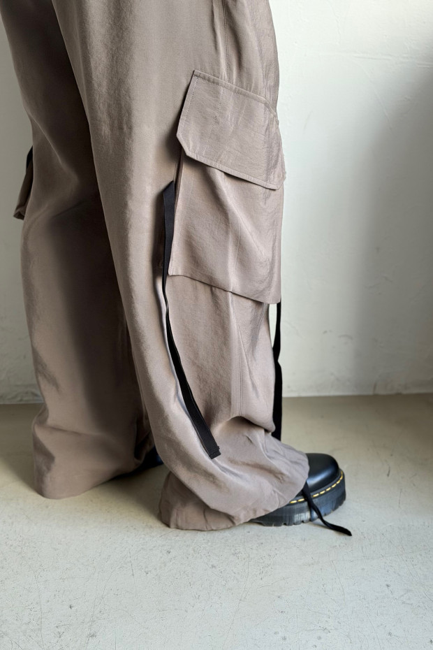 ISABEL BENENATO Wide cargo pants with suspenders