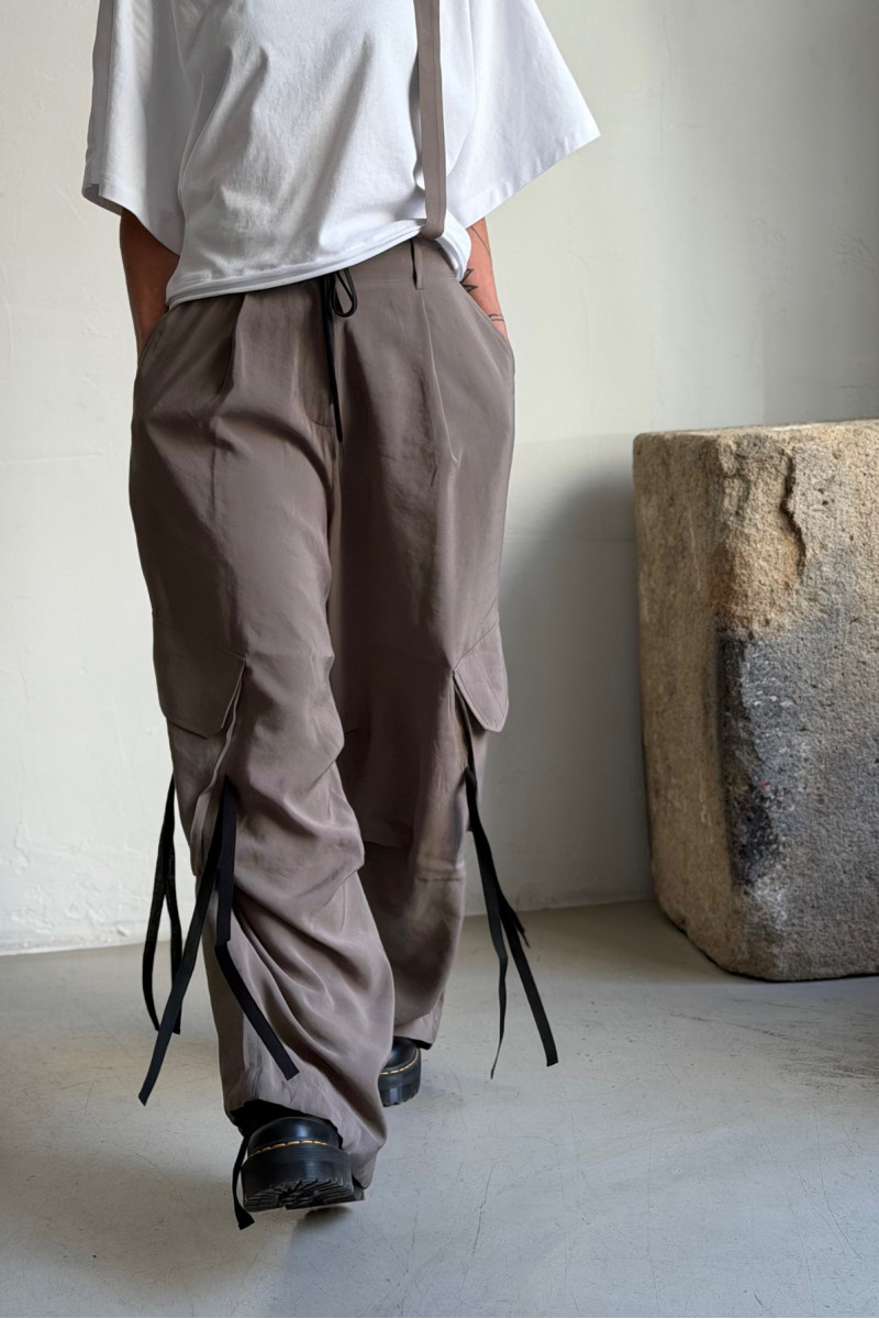 ISABEL BENENATO Wide cargo pants with suspenders