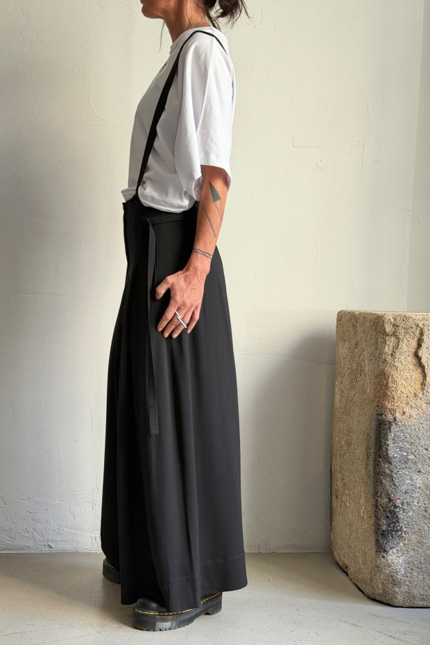 ISABEL BENENATO black highwaist pants with suspenders