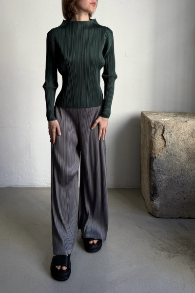 ISSEY MIYAKE PLEATS PLEASE tmavězelený top