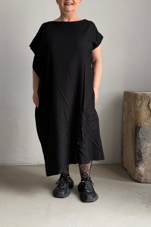 YOHJI YAMAMOTO black dress with crumpled effect
