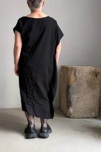 YOHJI YAMAMOTO black dress with crumpled effect