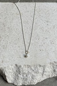 Silver necklace with pearl pendant