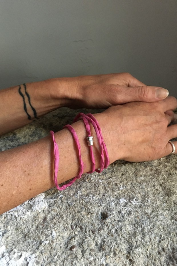 THERAPY Silk String Skull